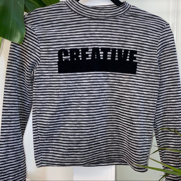 Striped mock neck crop top - Picture 1 of 4